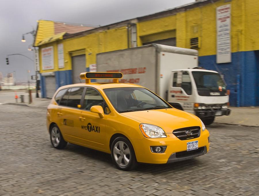  Kia Rondo Taxi 2007 года  (фото 43 из 45)